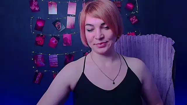 CuttieEmma webcam