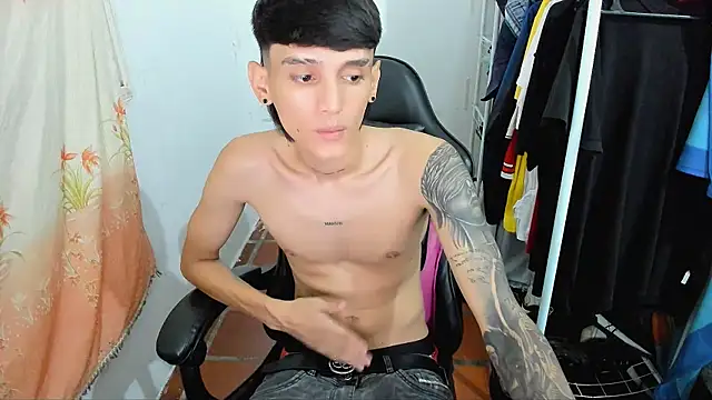 BOY-767 webcam