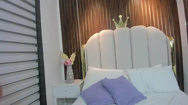 Natasha_Curvyy webcam