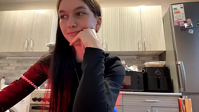 LaraDraggoo live sex cam
