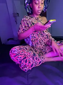 TheRealOshunQueen webcam