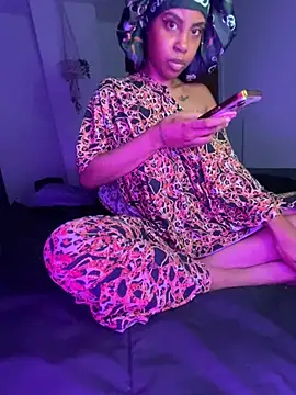 TheRealOshunQueen webcam