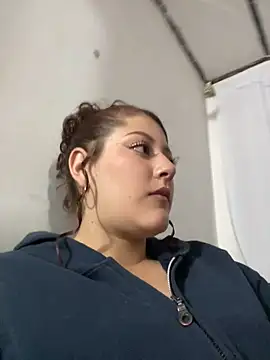 Amber_rosse_outdoors webcam