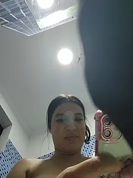 Pretty_Julieta webcam