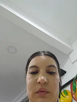 Pretty_Julieta webcam