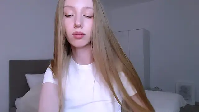 Luna_insniity webcam