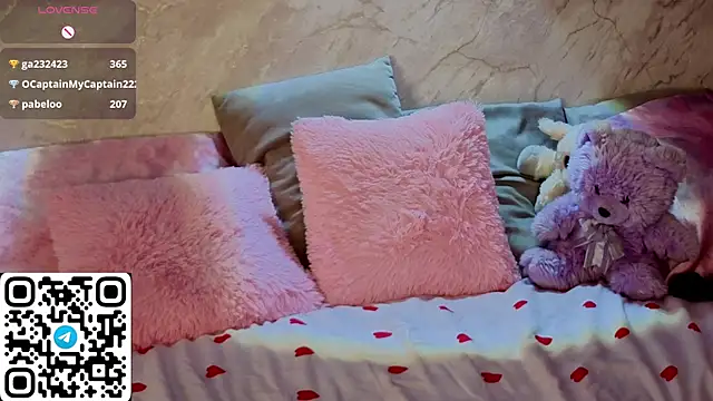 Aurora_Bennet webcam