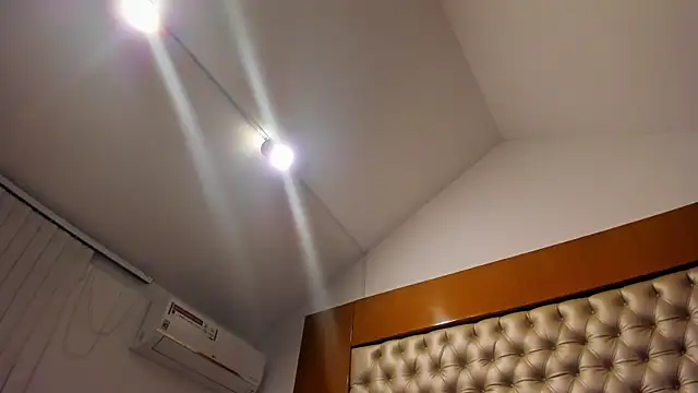 IsabellaaLux_ webcam