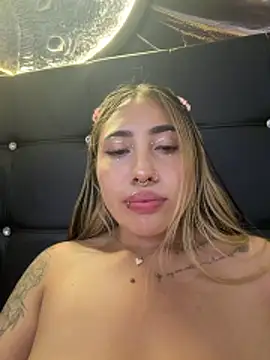 ManuelaVeeleez webcam