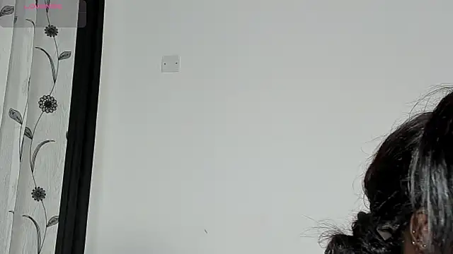 CREAMY_BUBBLEGUM webcam