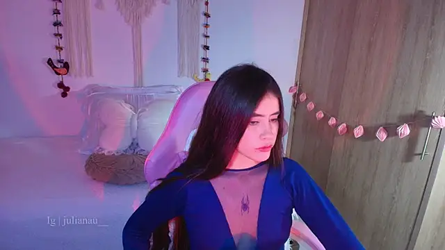 iriswest_ (F young) - Fuck fingers pussy.