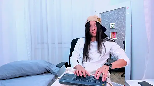 ViictoriiaSaenz webcam