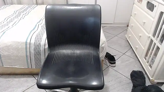 MysterBearMG's live cam