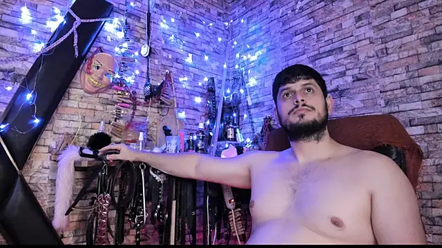 Liltildeman_moon webcam