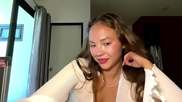 kamila_18_french webcam