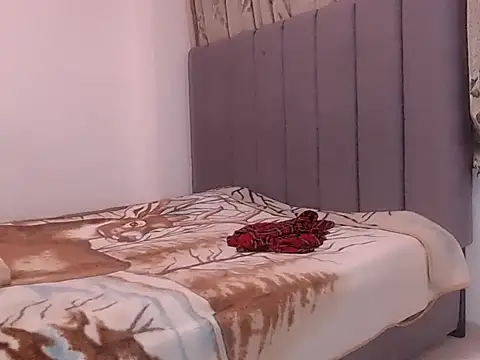 saara_johnson496 live sex cam