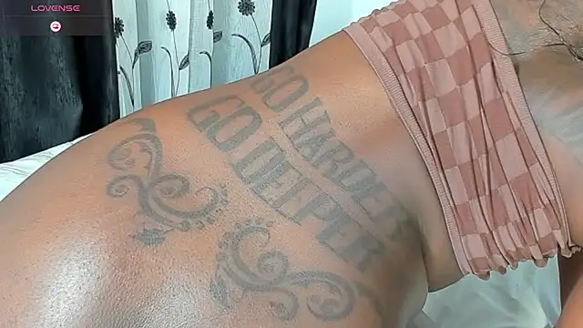 CREAMY_BUBBLEGUM webcam