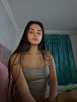 Webcam Model (Kimmymadison-)  is live.Free join now!