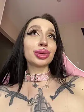 Webcam Model (Molly__Moon) is live