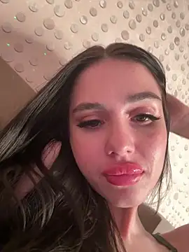 sofialalight (F young) - Fisting my pussy