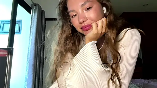 kamila_18_french webcam