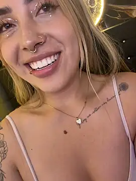 ManuelaVeeleez webcam