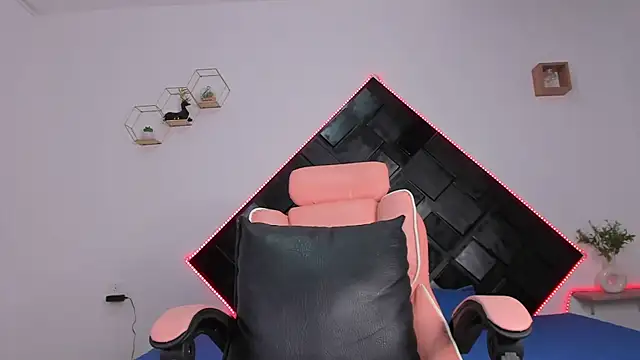 dark_valentino_ - Dark_Valentino_'s free webcam - UK Sex Cams