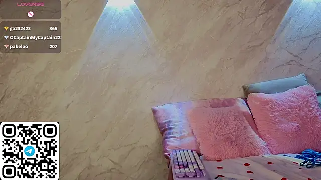 Aurora_Bennet webcam