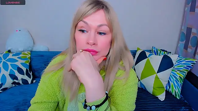 ellenmoore - EllenMoore's free webcam - UK Sex Cams