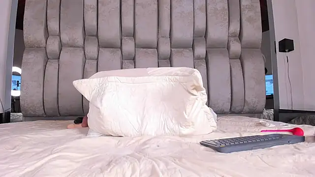 REINA_ADAHARA live sex cam