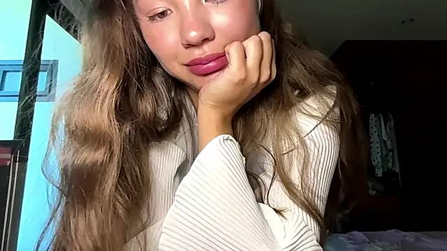 kamila_18_french webcam