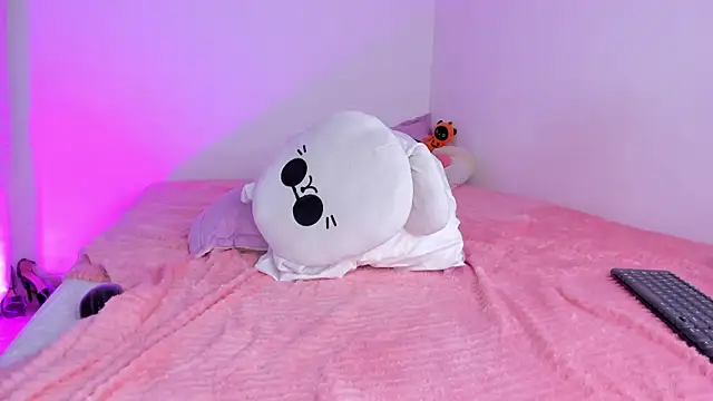 emily__walker webcam