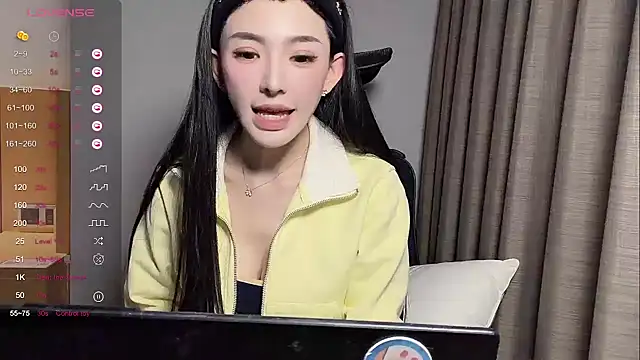 kiki-12 webcam
