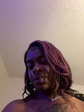 Webcam Model (WavyTsunami) is live