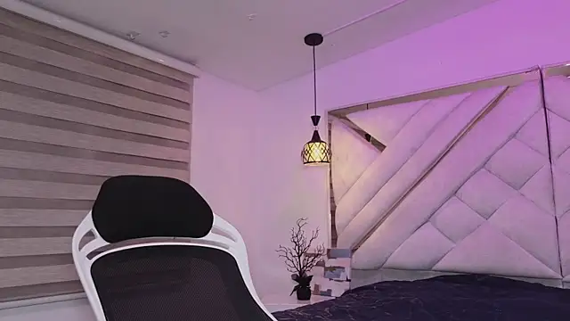 mia_gatesvg - Mia_gatesvg's free webcam - UK Sex Cams