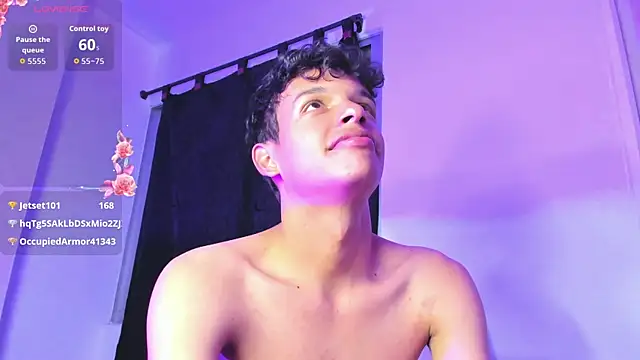 maxfrost1 (M twink) - help my ass to buzz a bit