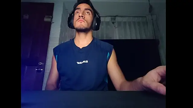 TommyMomentum webcam