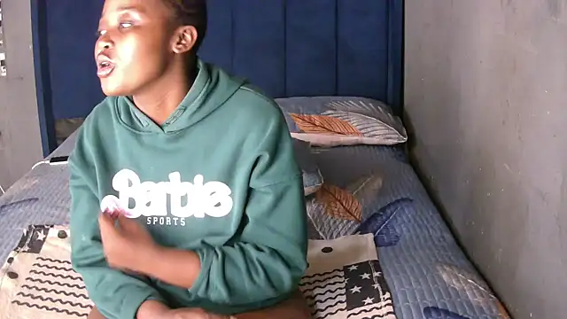 FREAKBARBIE02 webcam