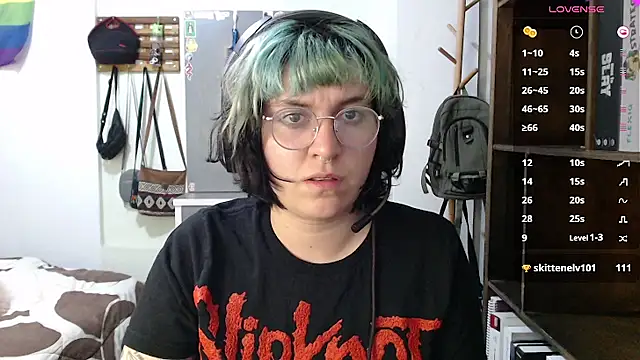 Froggyinthebox webcam