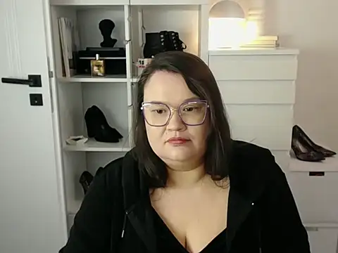 HollyDanceSoul webcam