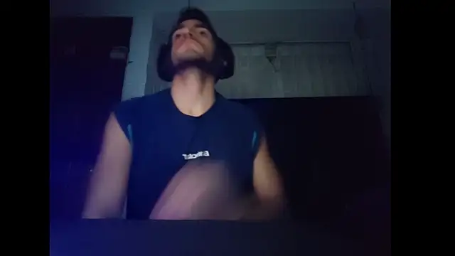 TommyMomentum webcam