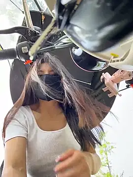 美女Carlin-yiyi在线直播