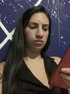 Prii-Rouge live sex cam