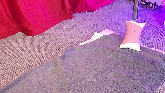 SlimTemptation webcam