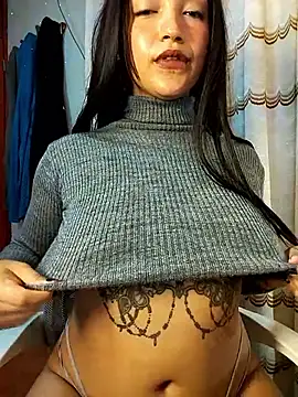 FallsForHerSmile webcam