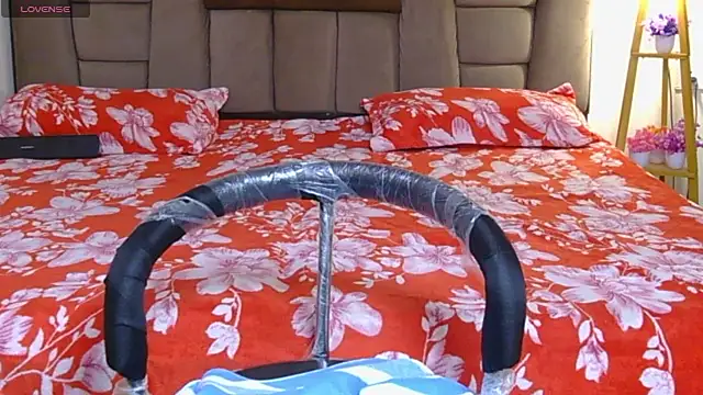 hey_jully - Hey_Jully's free webcam - UK Sex Cams