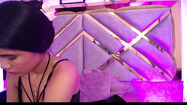 Violet_Collins1 webcam