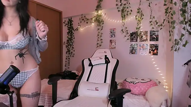 viv_player (F teen) - SQUEEZE TITS