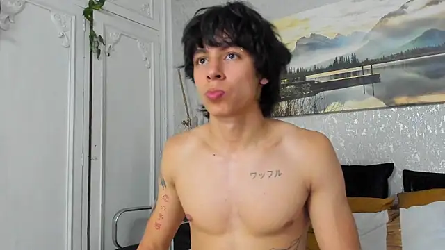 tyler_durten (M twink) - Jerking Off🍆 + Precum 💦