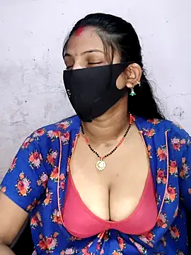 Hotcouplepriya webcam